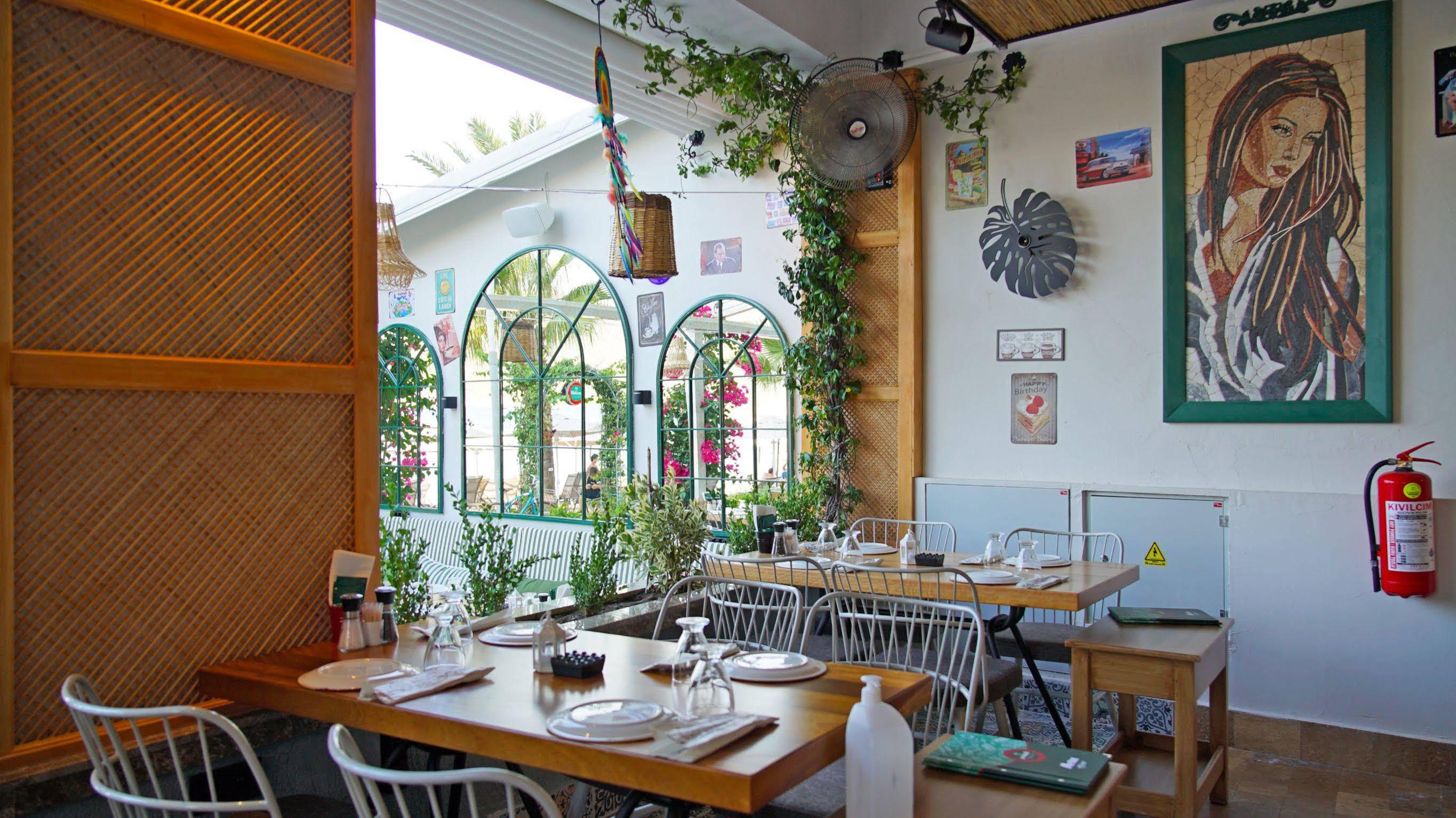 Yeshill Boutique Hotel 말마리스 외부 사진