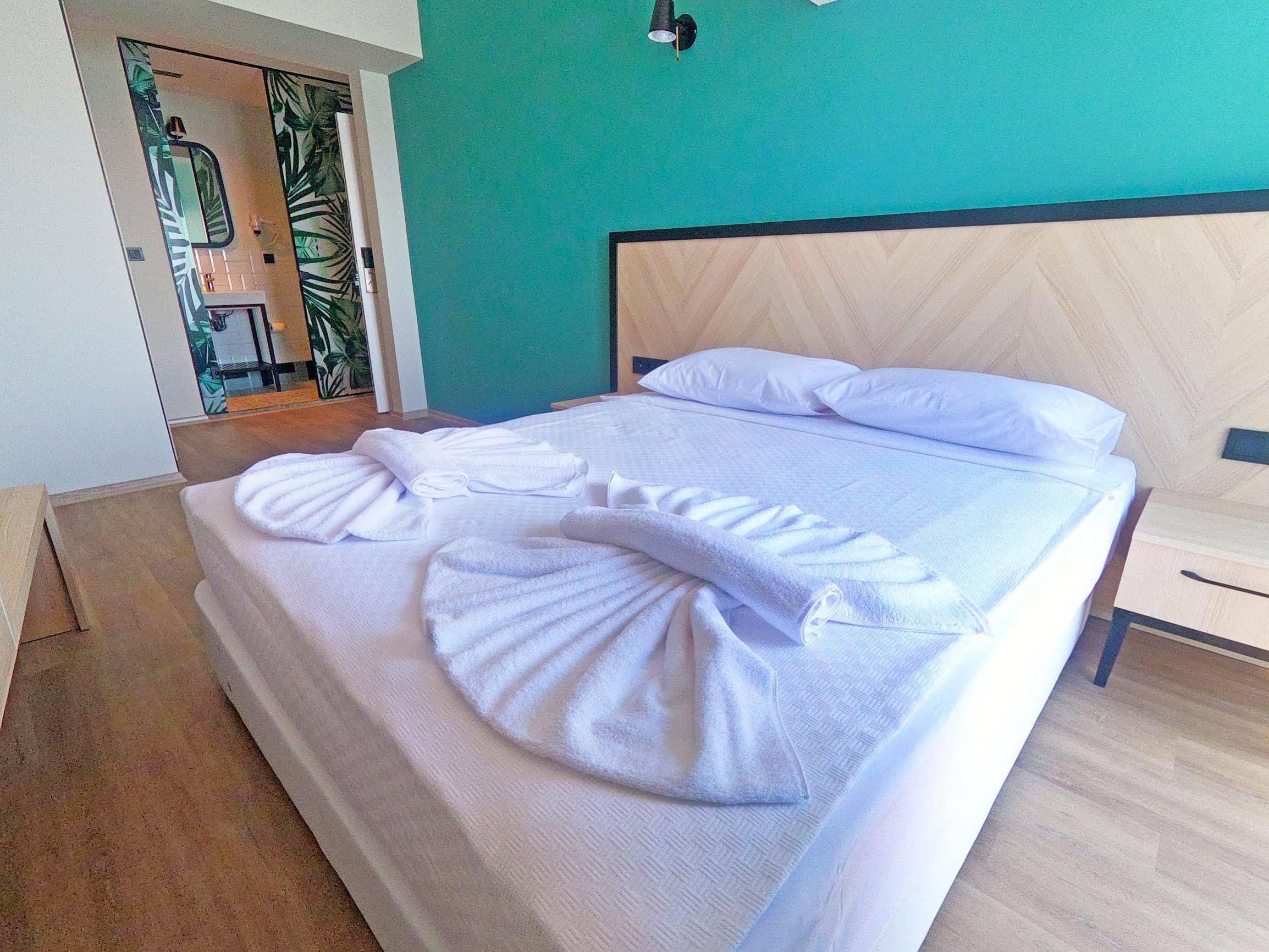Yeshill Boutique Hotel 말마리스 외부 사진